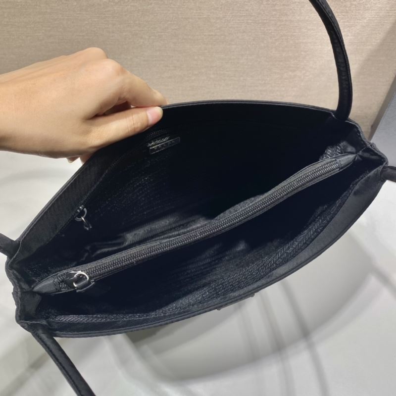 Pra*a tote bags